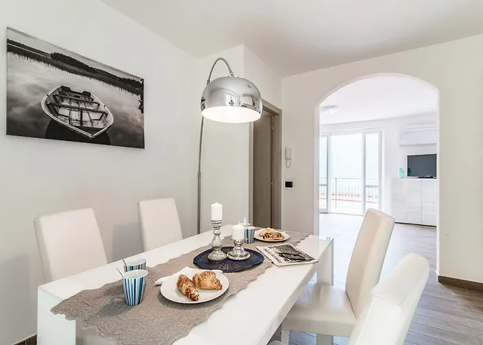 Casa Fiona - By My In شقة نيسّو